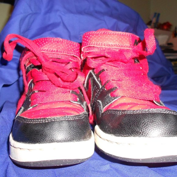 boys nike shoes size 13